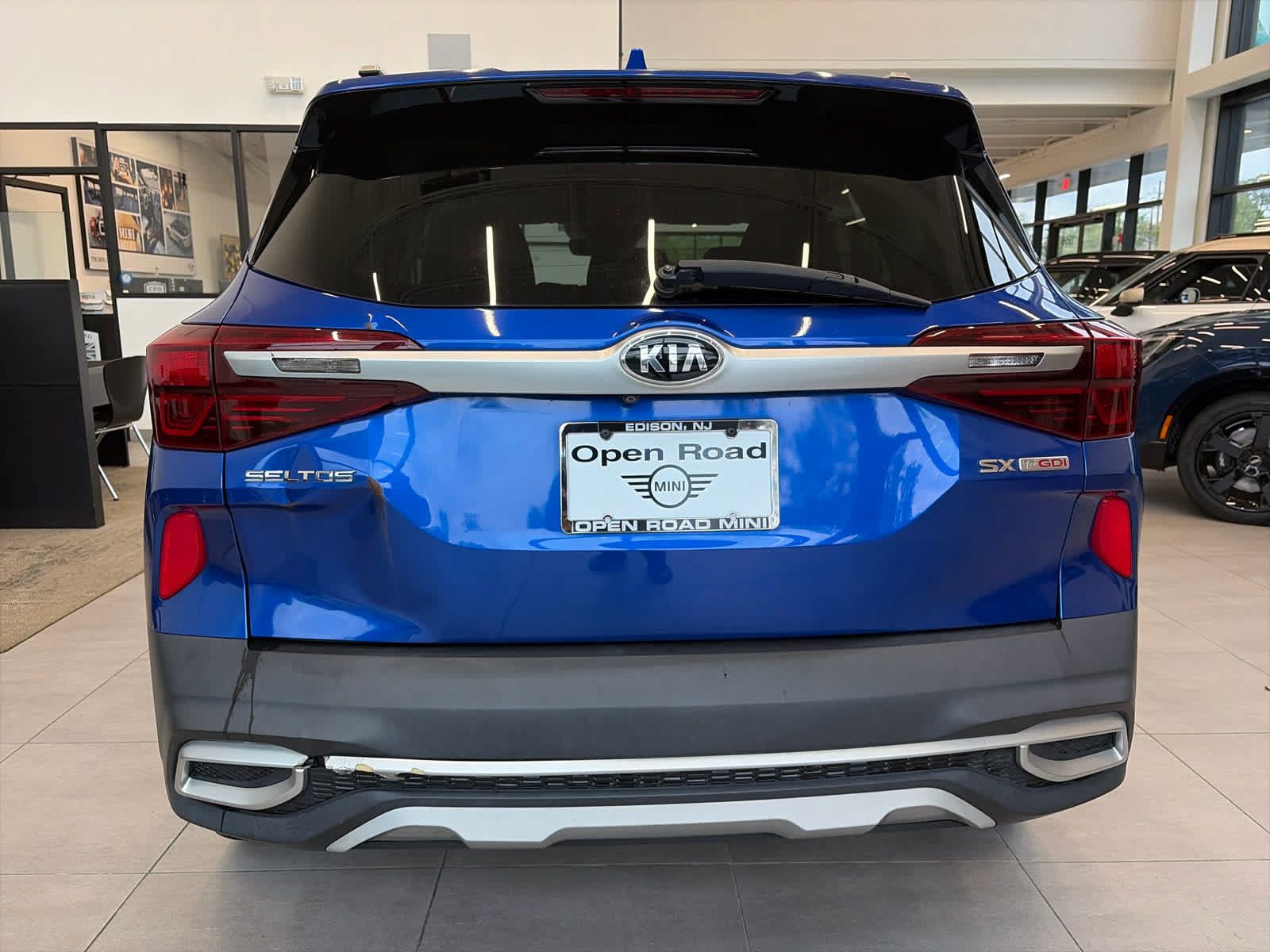 Used 2021 Kia Seltos SX w/ SX Sunroof Package AWD/4WD image 8