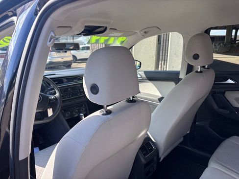 Used 2018 Volkswagen Tiguan S image 14