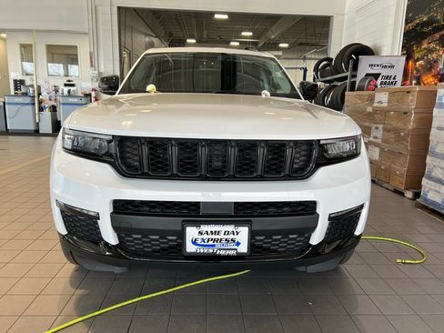 Used 2024 Jeep Grand Cherokee L Limited w/ Black Appearance Package image 2