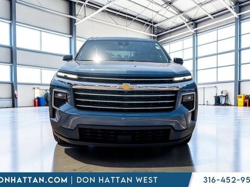 Used 2025 Chevrolet Traverse LT FWD image 27