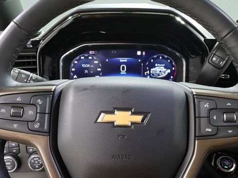 Used 2024 Chevrolet Silverado 2500 High Country w/ High Country Premium Package AWD/4WD image 12