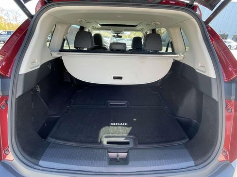 Used 2023 Nissan Rogue SL w/ SL Premium Package image 10