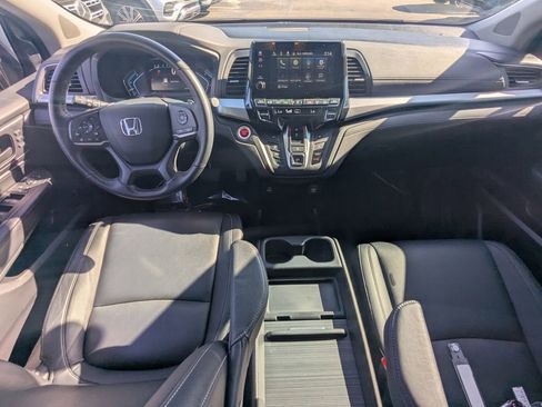 Used 2024 Honda Odyssey EX-L image 2