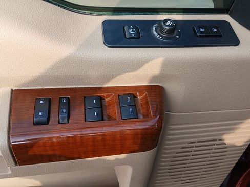 Used 2015 Ford F250 King Ranch w/ FX4 Off-Road Package AWD/4WD image 16
