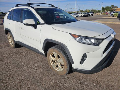Used 2021 Toyota RAV4 XLE w/ Carpet Mat Package (TMS) FWD image 9