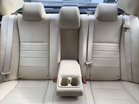 Used 2017 Toyota Camry XLE image 29