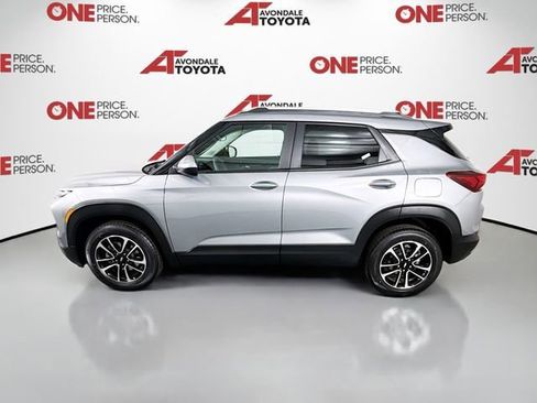 Used 2025 Chevrolet TrailBlazer LT AWD/4WD image 4