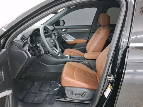 Used 2025 Audi Q3 2.0T Premium w/ Convenience Package AWD/4WD image 5