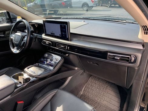 Certified 2023 Lincoln Nautilus Reserve w/ Monochromatic Package AWD/4WD image 13