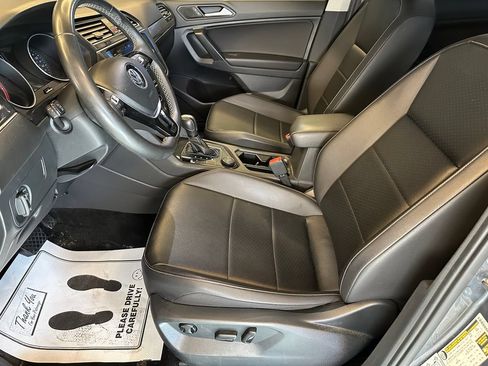 Used 2021 Volkswagen Tiguan SE w/ Panoramic Sunroof Package AWD/4WD image 20