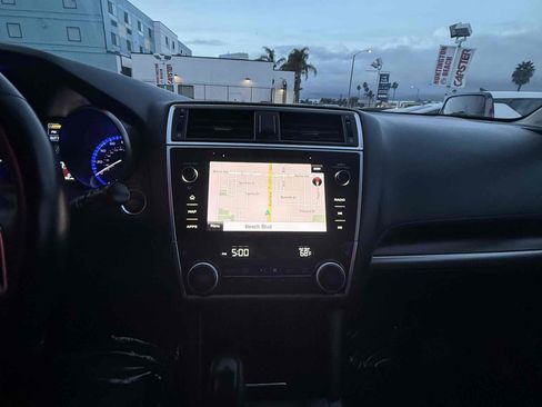 Used 2018 Subaru Outback 2.5i Limited image 38