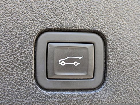 Certified 2024 Cadillac XT6 Premium Luxury w/ Platinum Package image 13