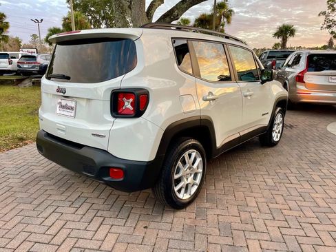 Used 2022 Jeep Renegade Latitude image 6