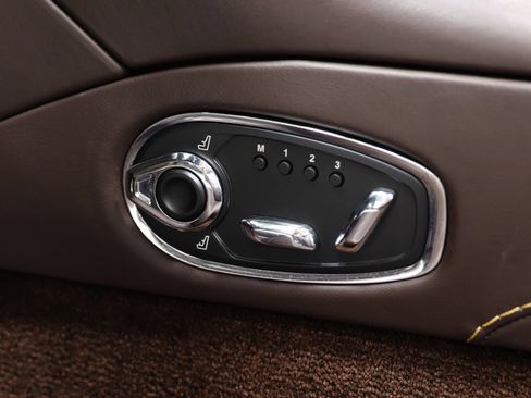 Used 2019 Aston Martin DB11 Volante RWD image 21