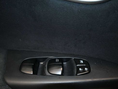 Used 2014 Nissan Sentra SR w/ SR Driver Package FWD image 17