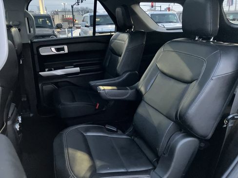 Certified 2021 Ford Explorer Limited w/ Equipment Group 301A image 32