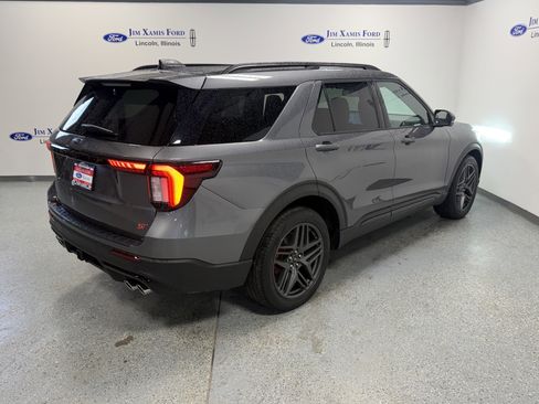 Used 2025 Ford Explorer ST AWD/4WD image 34