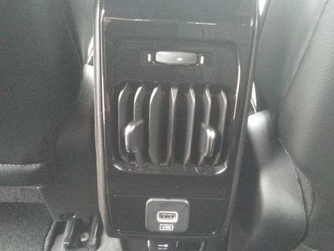 Used 2023 Jeep Compass Limited image 11