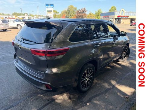 Used 2018 Toyota Highlander SE AWD/4WD image 9