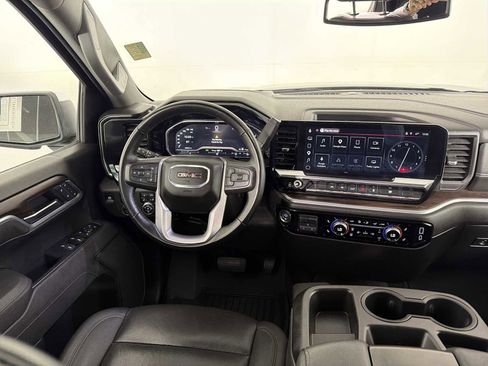 Used 2025 GMC Sierra 1500 SLT AWD/4WD image 19