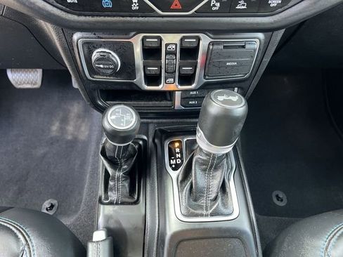 Used 2024 Jeep Wrangler High Altitude AWD/4WD image 22