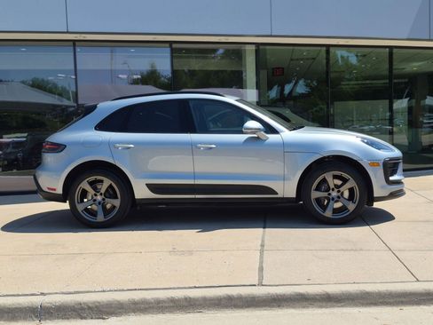 Certified 2026 Porsche Macan AWD/4WD image 8