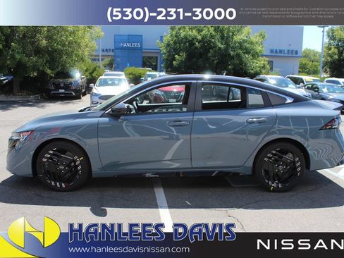 New 2026 Nissan Sentra SR w/ SR Premium Package FWD image 2