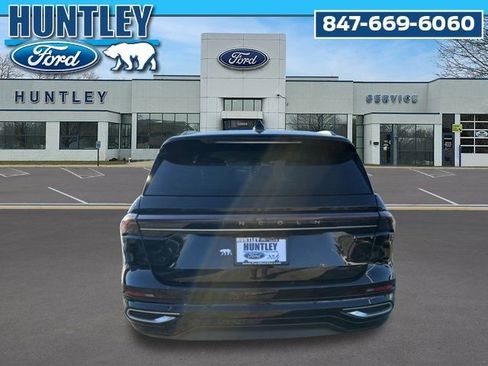 Used 2024 Lincoln Nautilus Reserve w/ Equipment Group 203A image 5