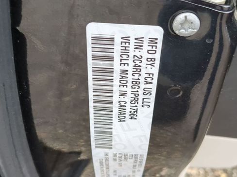 Used 2023 Chrysler Pacifica Touring-L image 34