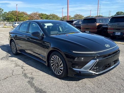 New 2025 Hyundai Sonata SEL image 2