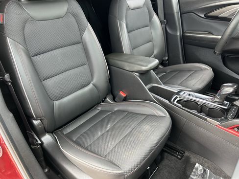 Used 2023 Chevrolet TrailBlazer RS w/ Sun and Liftgate Package FWD image 10