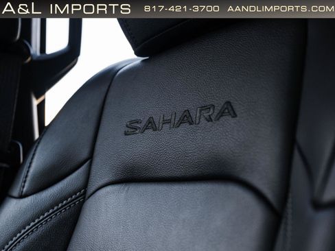 Used 2023 Jeep Wrangler Unlimited Sahara w/ LED Lighting Group AWD/4WD image 24