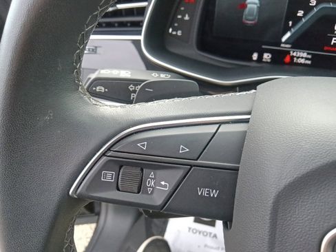 Used 2023 Audi Q8 Premium image 21