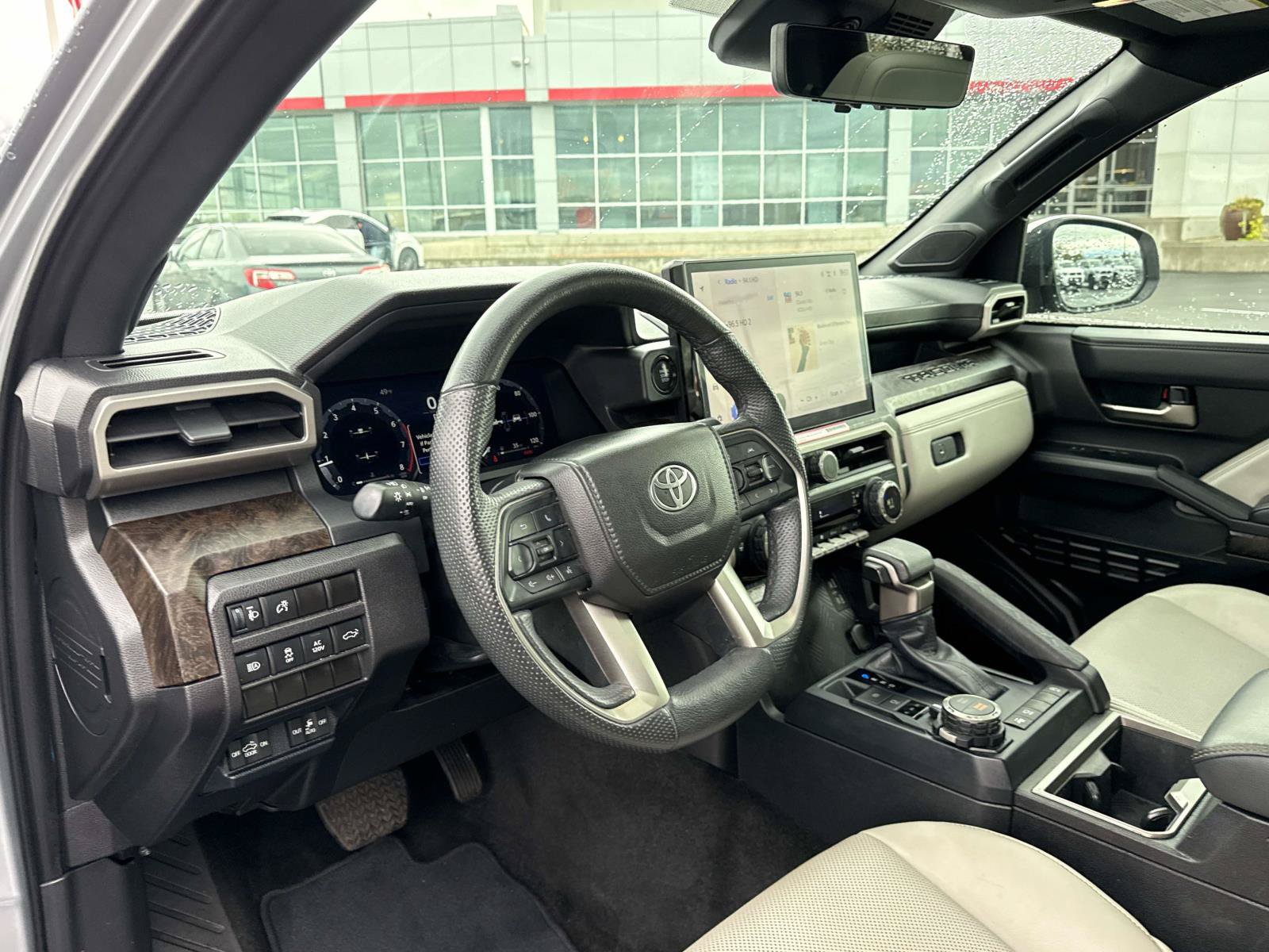 Used 2024 Toyota Tacoma Limited w/ Limited Package (LT) AWD/4WD image 11