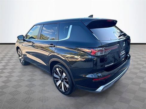 New 2026 Mitsubishi Outlander SE image 5