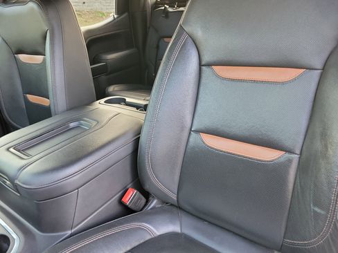 Used 2020 GMC Sierra 1500 AT4 w/ AT4 Premium Package image 6