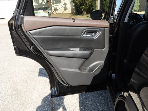 Used 2023 Nissan Rogue SL w/ SL Premium Package FWD image 36