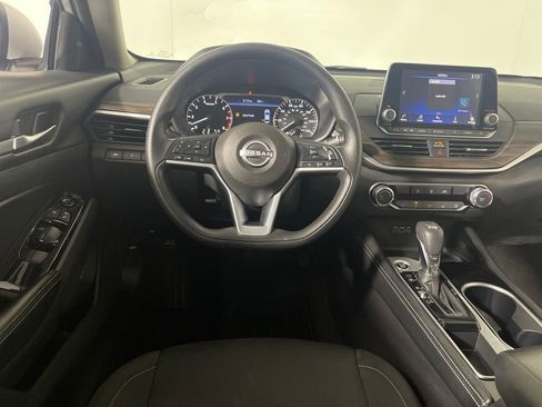 Used 2023 Nissan Altima 2.5 SV image 15