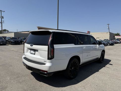 Used 2021 Cadillac Escalade ESV Sport w/ Driver Assist Tech Package AWD/4WD image 5