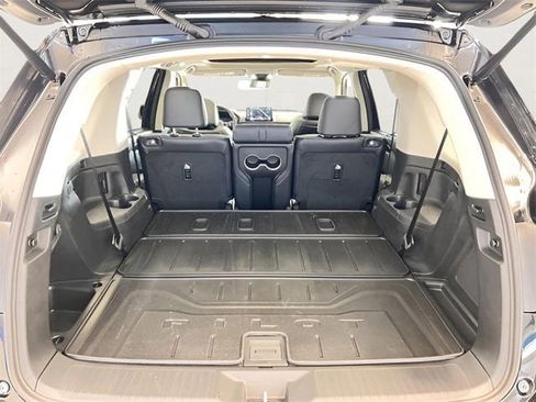 Used 2025 Honda Pilot Elite image 32