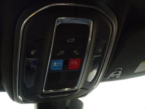 Used 2024 Jeep Wagoneer L Series II w/ Flexible Seating Group image 26