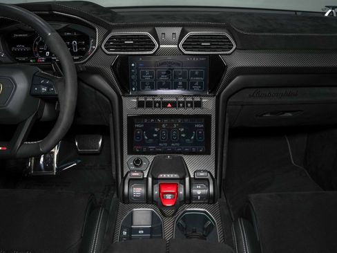 Used 2023 Lamborghini Urus Performante AWD/4WD image 50