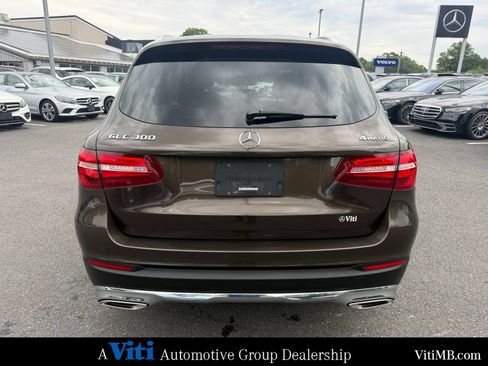 Used 2017 Mercedes-Benz GLC 300 4MATIC image 7