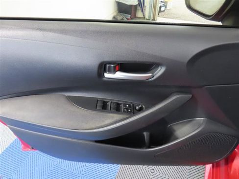 Used 2021 Toyota Corolla LE FWD image 16