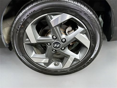 Used 2023 Hyundai Venue SEL image 29