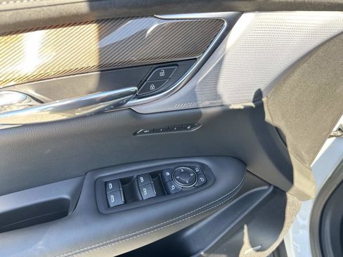 New 2025 Cadillac XT6 Premium Luxury w/ Platinum Package FWD image 23