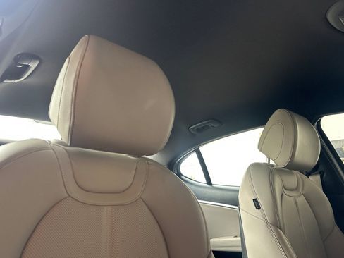 Used 2023 Genesis G70 2.0T image 20