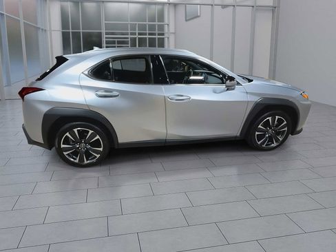 Used 2023 Lexus UX 250h AWD image 9