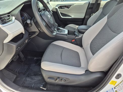 Certified 2022 Toyota RAV4 XLE AWD/4WD image 16