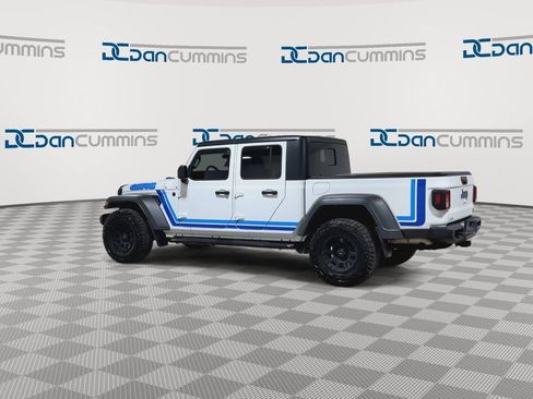 Used 2023 Jeep Gladiator Sport image 7